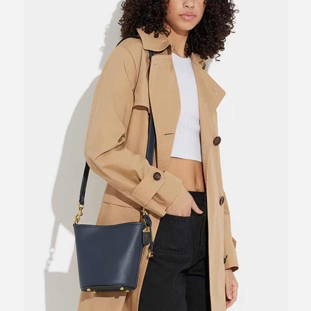 Coach Dakota Leather Bucket Bag 16 - Picture 2 of 6